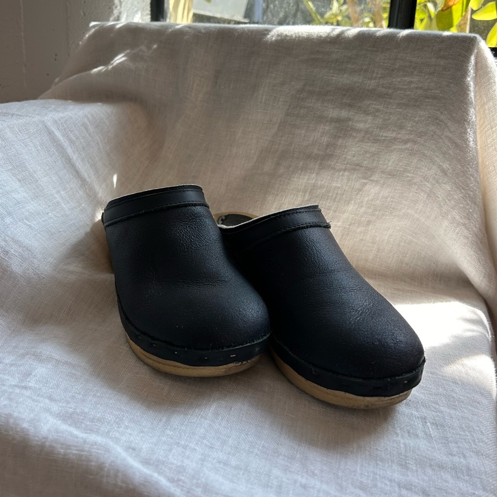 No. 6 Store further lined clogs size 39